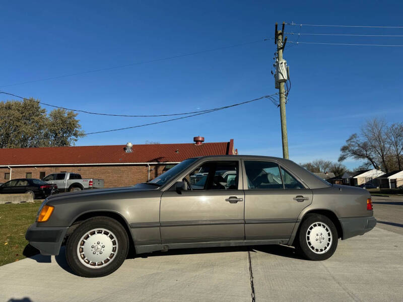 1986 Mercedes-Benz E-Class