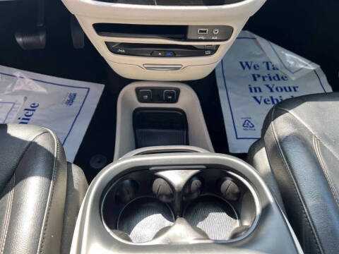 2017 Chrysler Pacifica Touring-L Plus