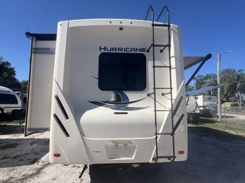 2021 Thor Motor Coach Hurricane
