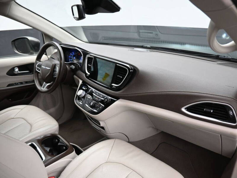 2021 Chrysler Pacifica Hybrid Touring L