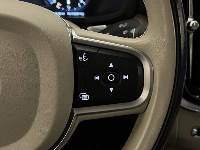 2022 Volvo S60 B5 Momentum