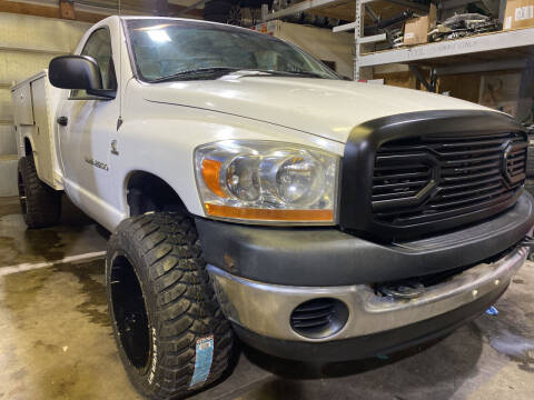2006 Dodge Ram Pickup 2500 for sale at BELOW BOOK AUTO SALES in Idaho Falls ID