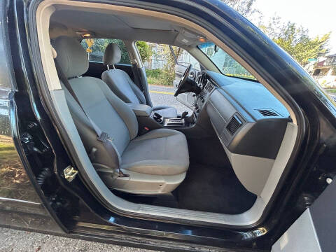 2005 Dodge Magnum SE