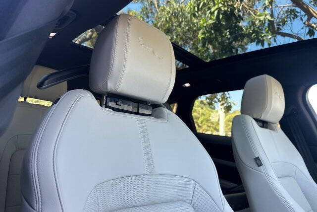 2025 Jaguar F-PACE P400 R-Dynamic S