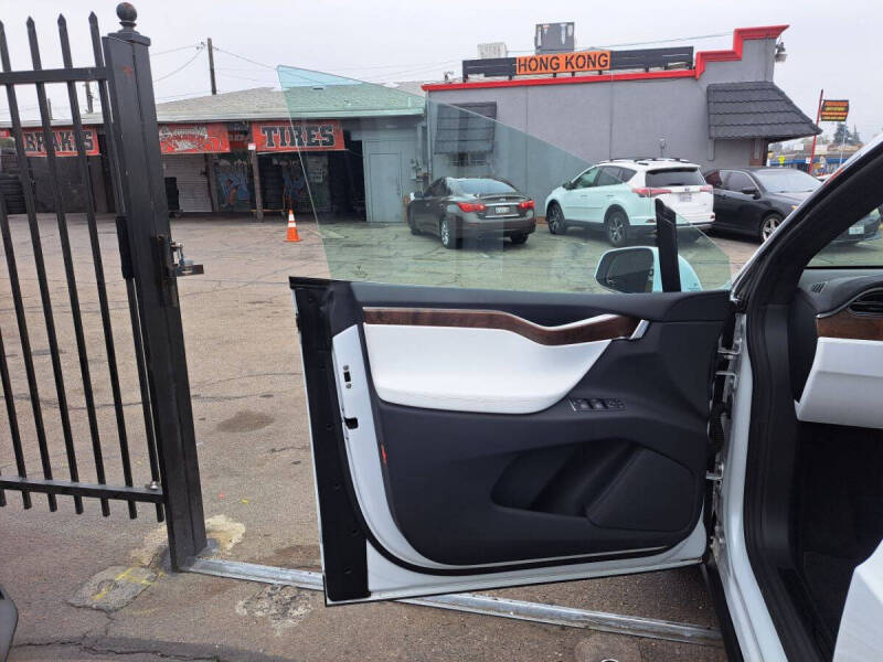 2016 Tesla Model X P90D