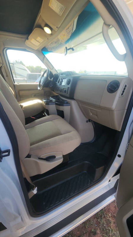 2019 Coachmen Leprechaun