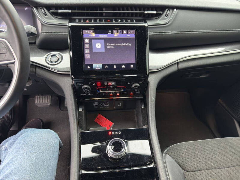 2022 Jeep Grand Cherokee L Laredo