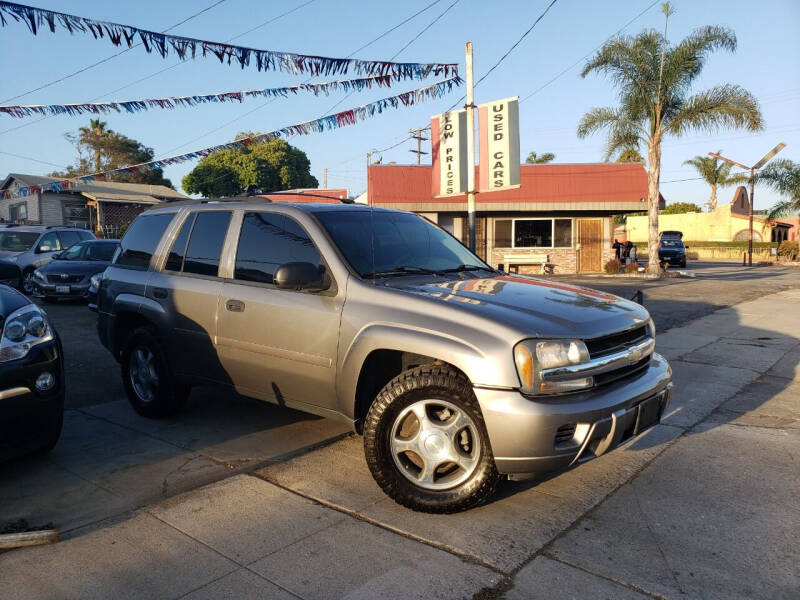 2008 Chevrolet TrailBlazer for sale at Nueva Italia Motors in Ventura CA