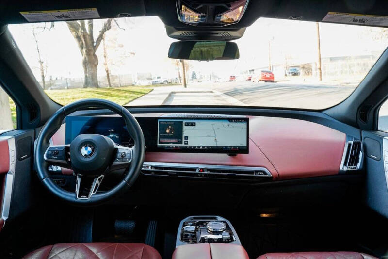 2025 BMW iX xDrive50