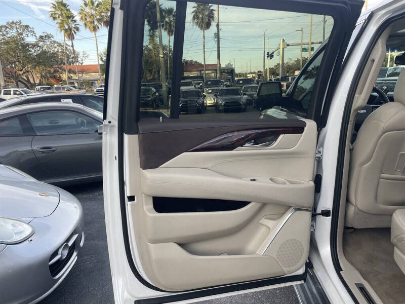 2016 Cadillac Escalade ESV Luxury Collection