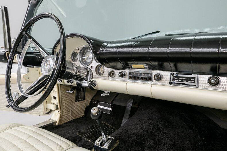 1957 Ford Thunderbird