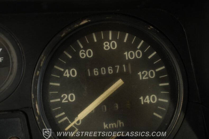 1987 Land Rover Defender