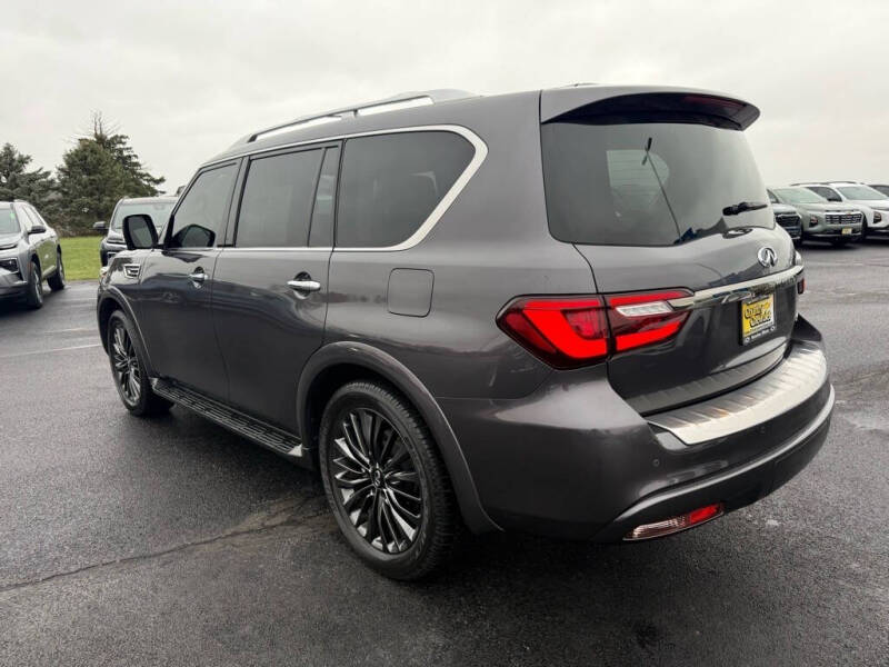 2022 Infiniti QX80 Luxe