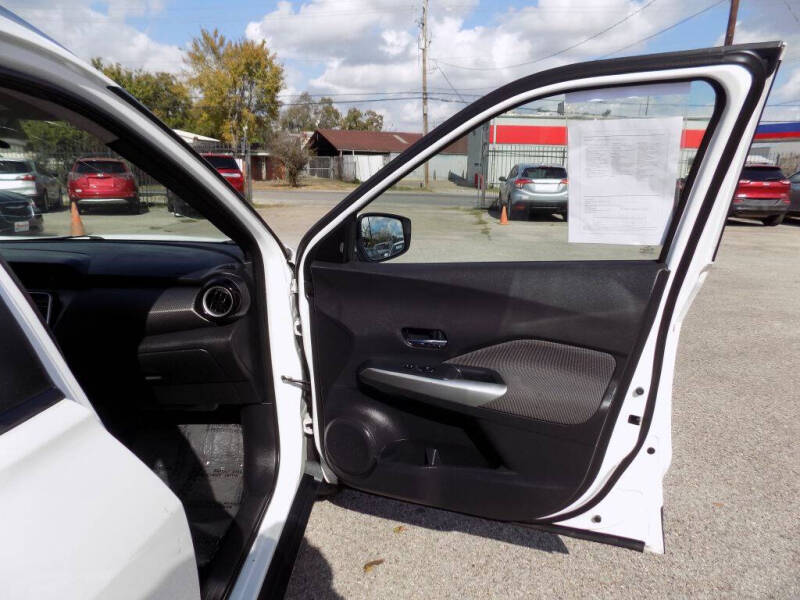 2020 Nissan Kicks SV