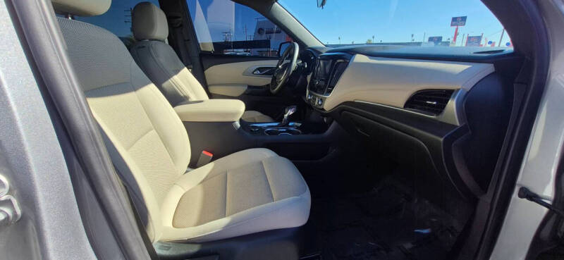 2023 Chevrolet Traverse LS