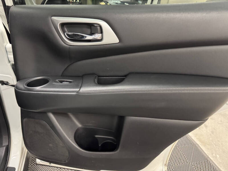 2019 Nissan Pathfinder S