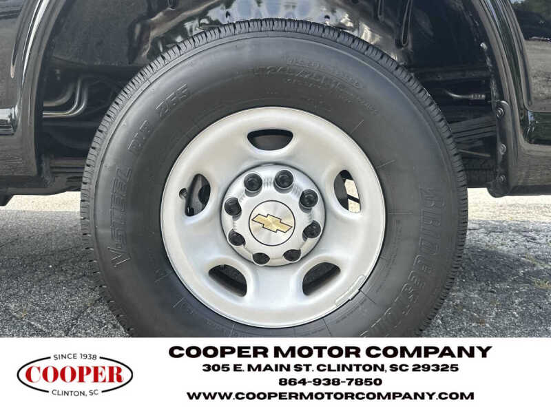 2025 Chevrolet Express LS 3500