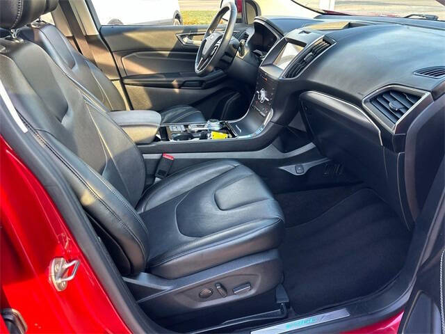 2020 Ford Edge Titanium