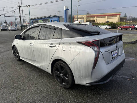 2016 Toyota Prius Three Touring