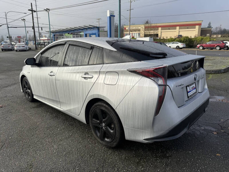 2016 Toyota Prius Three Touring