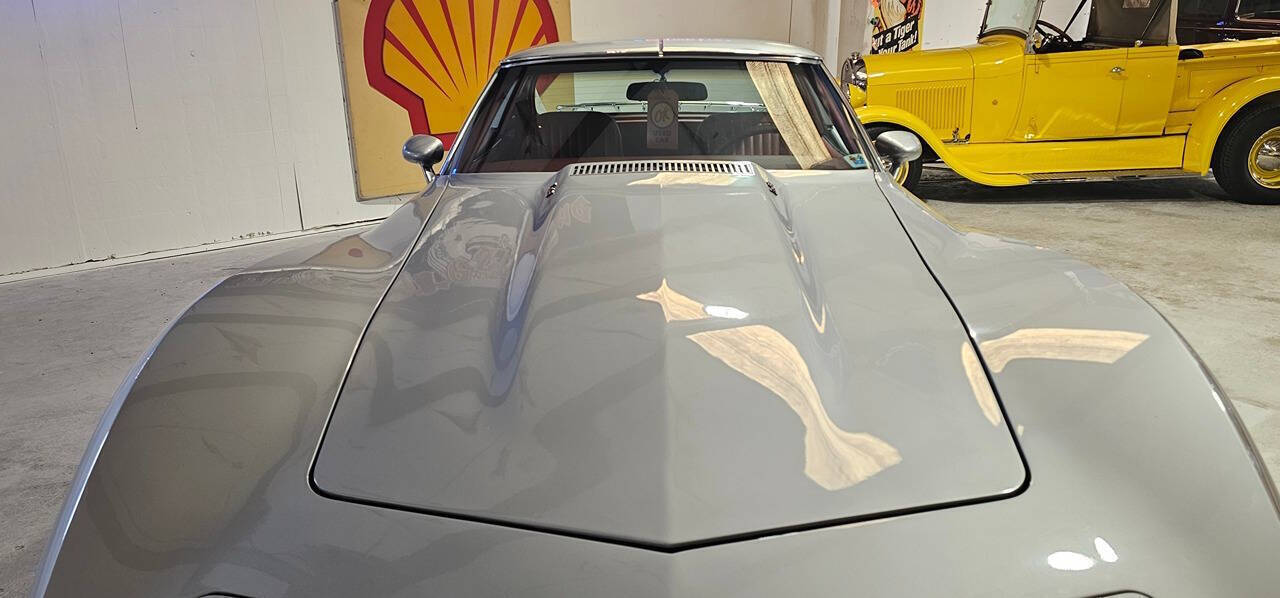 1976 Chevrolet Corvette Stingray 11
