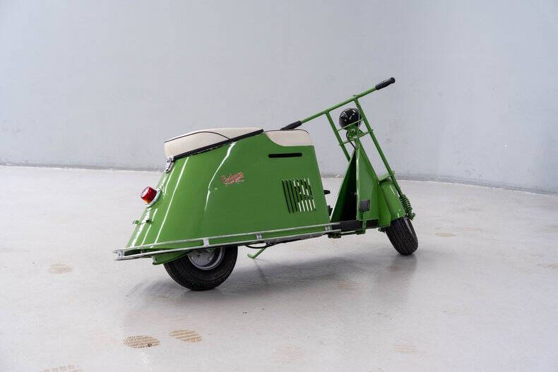 1950 Cushman Road King Model 65