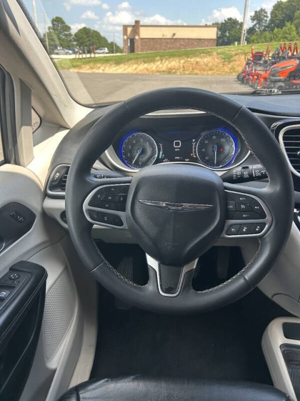 2022 Chrysler Pacifica Touring L