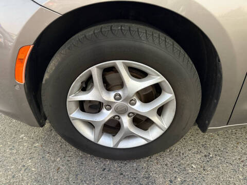 2017 Chrysler Pacifica Touring-L Plus