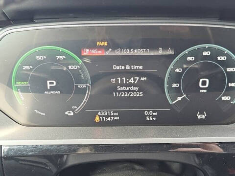 2021 Audi e-tron quattro Premium