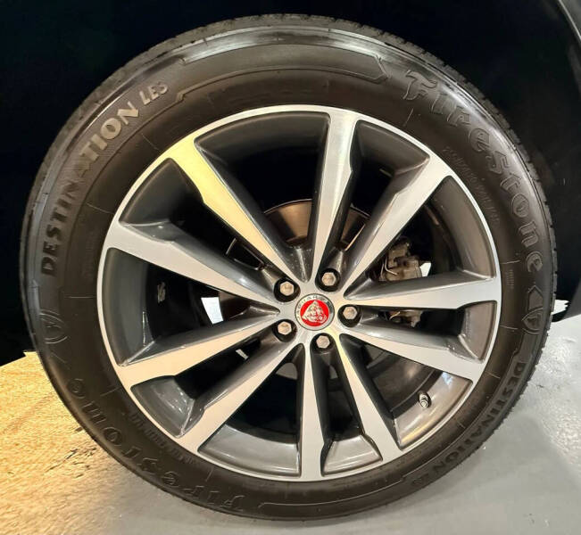 2019 Jaguar F-PACE 30t Prestige