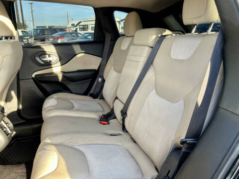 2016 Jeep Cherokee Sport