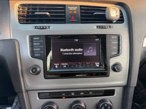 2015 Volkswagen Golf TSI SE