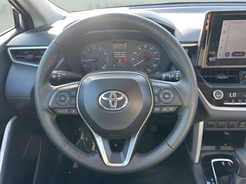 2025 Toyota Corolla Cross LE