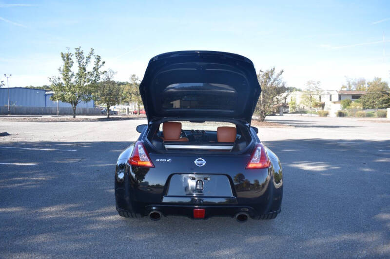 2013 Nissan 370Z Coupe Touring photo 6