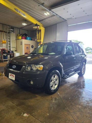 2007 Ford Escape for sale at WESTSIDE GARAGE LLC in Keokuk IA