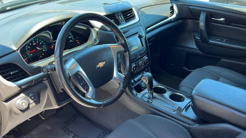 2017 Chevrolet Traverse LT