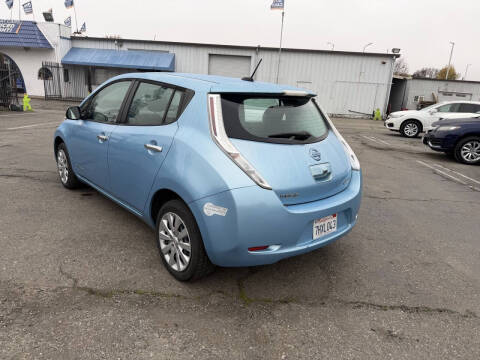 2015 Nissan LEAF S
