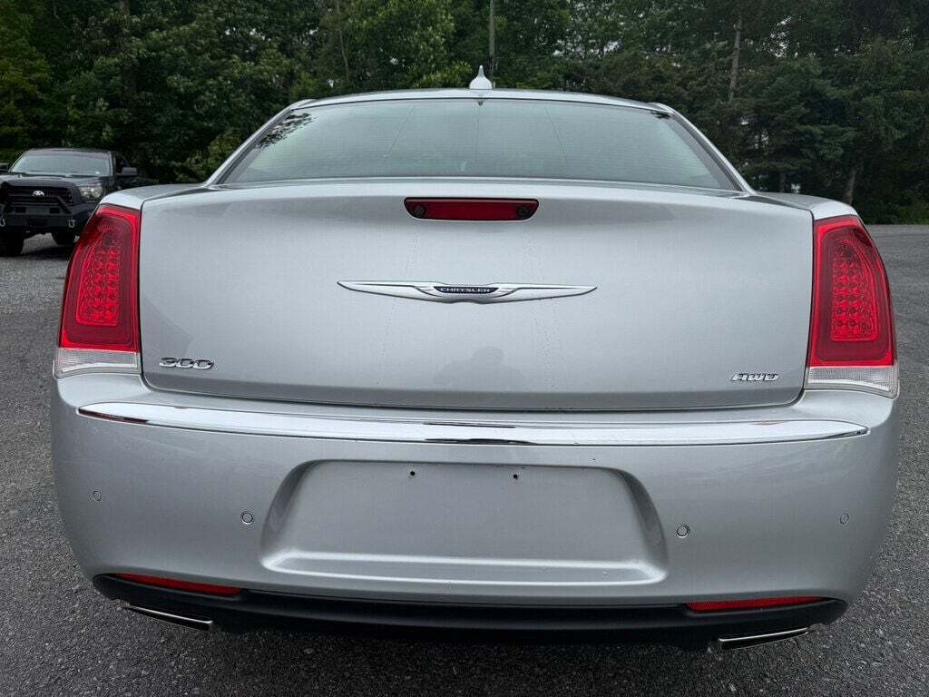 2019 Chrysler 300 4
