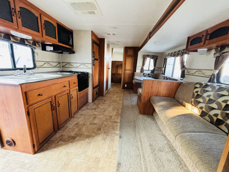 2011 Coachmen RV Freedom Express 292BHDS