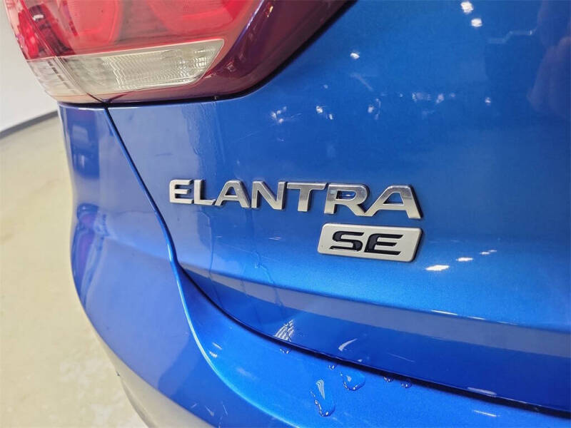 2017 Hyundai Elantra SE