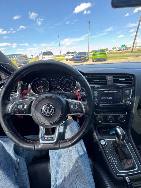 2017 Volkswagen Golf GTI SE