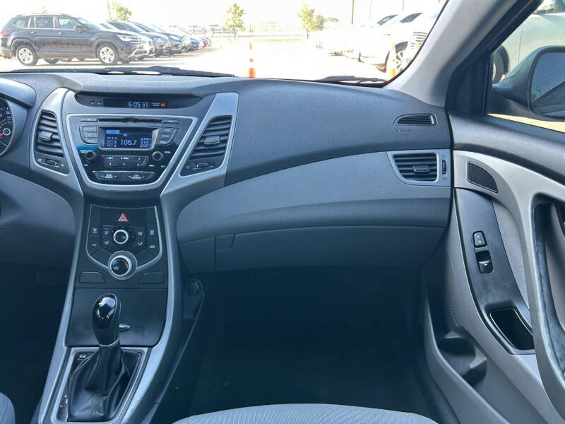 2016 Hyundai Elantra SE