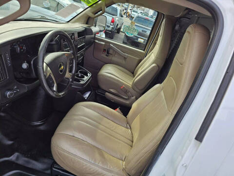 2017 Chevrolet Express 2500