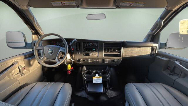 2025 Chevrolet Express 2500
