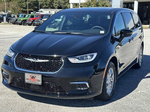 2026 Chrysler Pacifica Select