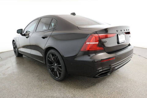 2022 Volvo S60 Recharge T8 R-Design Black Edition