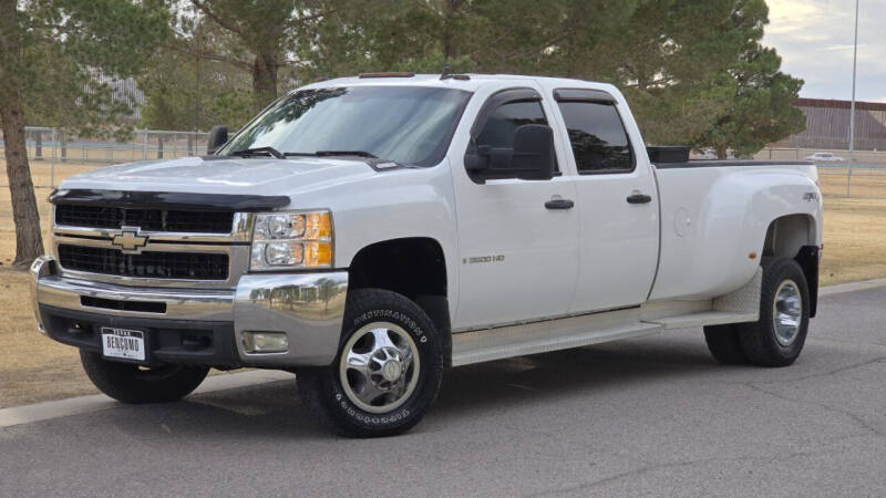 2009 Chevrolet Silverado 3500 LTZ photo 2