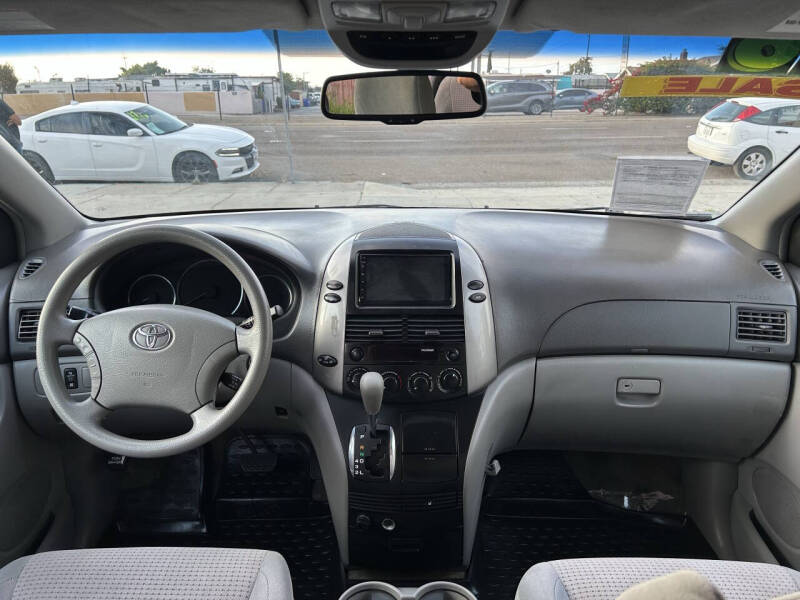 2006 Toyota Sienna LE 7 Passenger