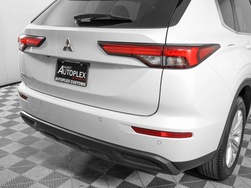 2023 Mitsubishi Outlander ES