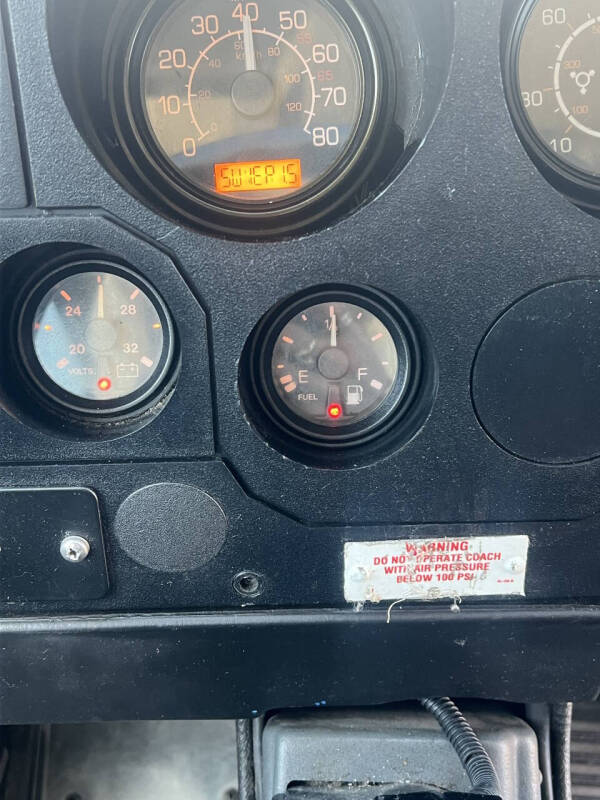 2004 Motor Coach Industries D4500